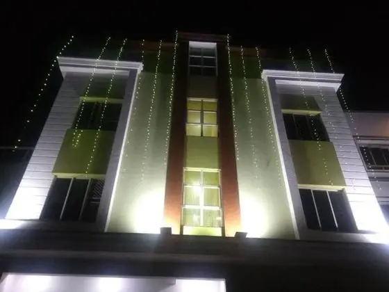 Goroomgo New Moon Inn Puri1024