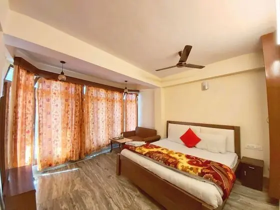 Goroomgo Oak Valley Inn Mall Road Nainital - Oda
