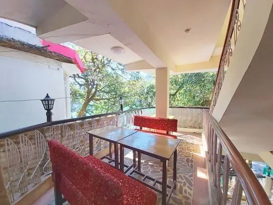 Goroomgo Oak Valley Inn Mall Road Nainital - Oda Düzeni