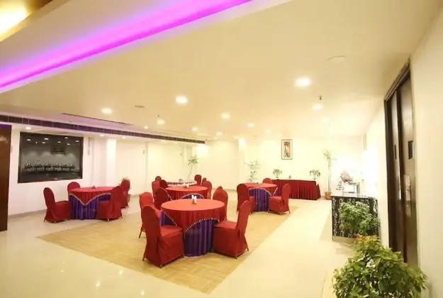 Goroomgo Rousha Inn Ghaziabad - İç Mekan