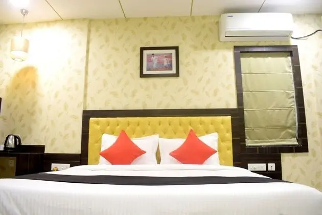 Goroomgo Royal Crown Puri - Oda