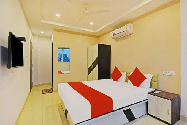 Goroomgo Royal Galaxy Newtown Kolkata - Oda