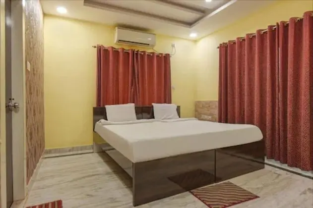 Goroomgo Salt Lake Palace Kolkata - Oda