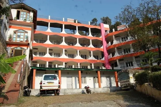 Goroomgo Hotel Shivay Kausani