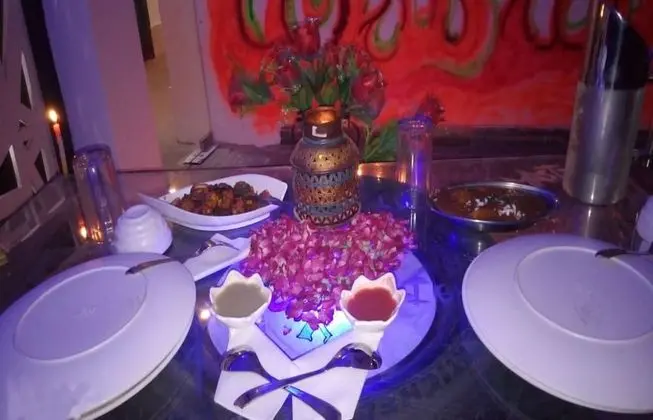 Goroomgo Stay Inn Charbagh Lucknow - Yerinde Yemek