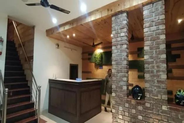 Goroomgo Supreme Guest house Dehradun - İç Mekan