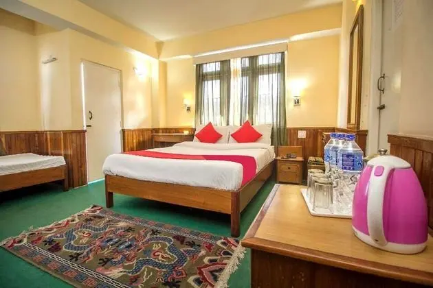 Goroomgo Tara Palace Pelling
