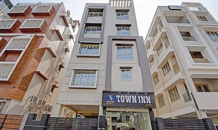 Goroomgo Town Inn NewTown Kolkata