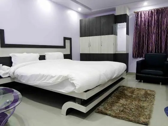 Goroomgo Vaishnavi Heights Aurangabad - Oda