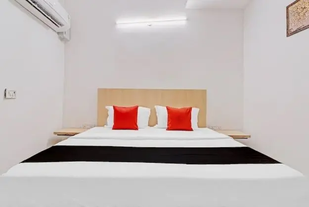 Goroomgo Vasundhara Grand Ghaziabad