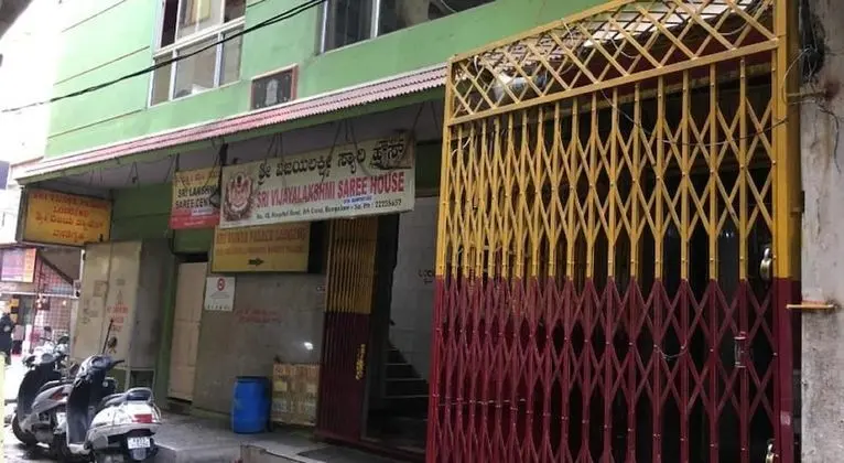 Goroomgo Vijaya Palace Lodging Bengaluru
