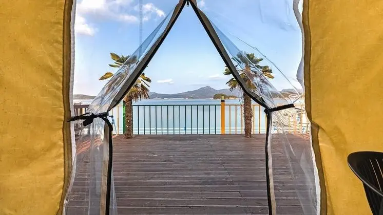 Goseong Bluebeach Pension&glamping