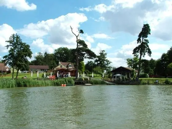 Gosfield Lake Resort - Genel