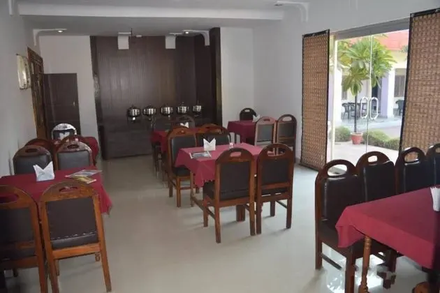 Hotel Goverdhan Tourist Complex - Yerinde Yemek