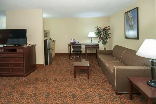 Governors Suites Hotel