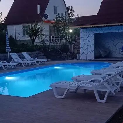 Gözde White House - Genel