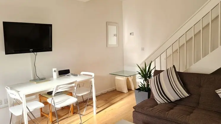 Grace Apartments - Living Stone 1 - Yerinde Yemek
