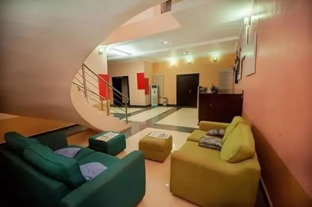 Grace Manor Hotels and Suites - Lobi