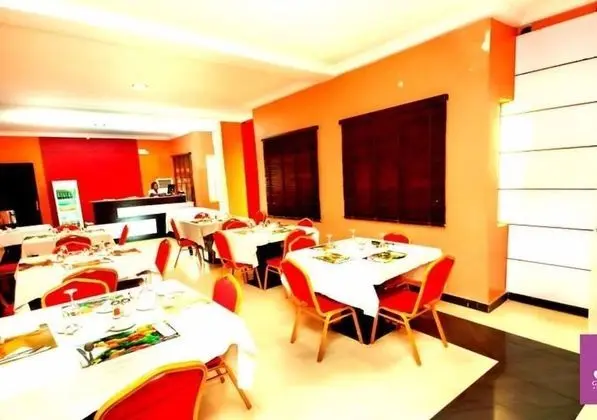 Grace Manor Hotels and Suites - Yerinde Yemek