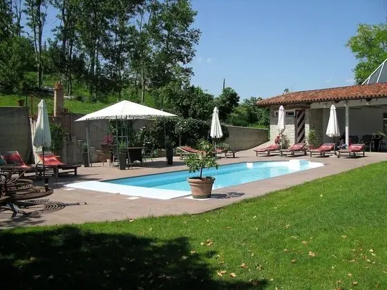 Graceful Mansion in Bastia Mondovì With Terrace - Havuz