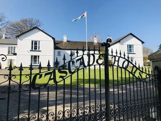 Grade II Listed Farm House in Beautiful Grounds