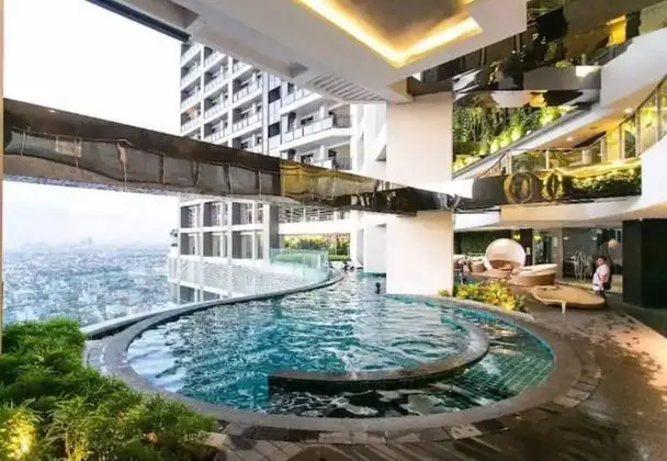 The Gramercy Residence Makati Suite 34sightseeing - Havuz