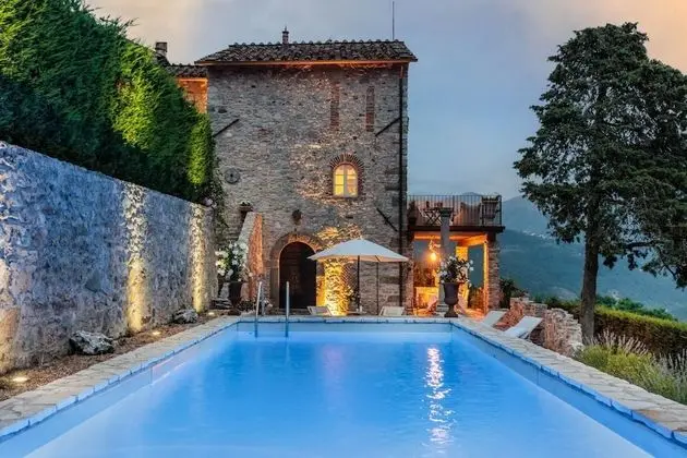 Gran Burrone Castle a Luxury Castle With Pool in Borgo a Mozzano Close to Lucca and Garfagnana