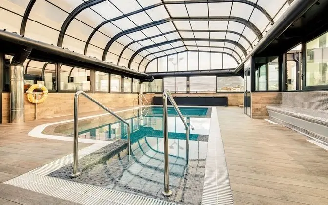 Gran Hotel Luna de Granada - Havuz