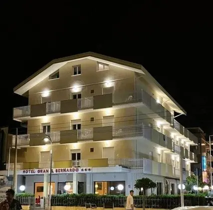Hotel Gran San Bernardo - Dış Mekan