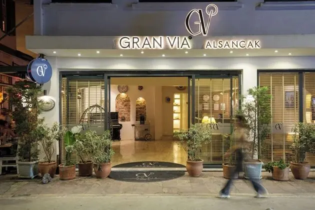 Gran Via Alsancak - Dış Mekan