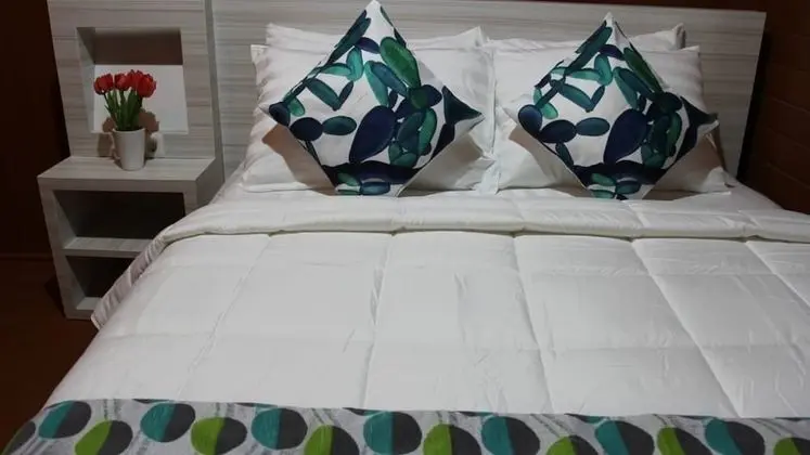Granada Inn Palu - Oda