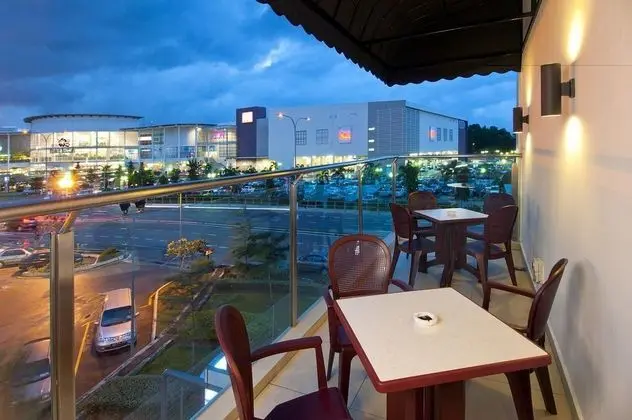 Granada Johor Bahru - Genel