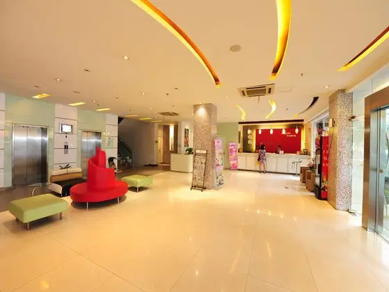 Grand 0773 Hotel - Lobi