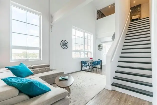 Grand 2Br Dundurn Loft Rooftop Terrace With Sunbeds Parking Gym - Oda