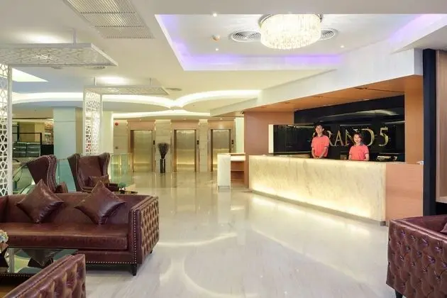 Grand 5 Hotel & Plaza Sukhumvit Bangkok - Lobi
