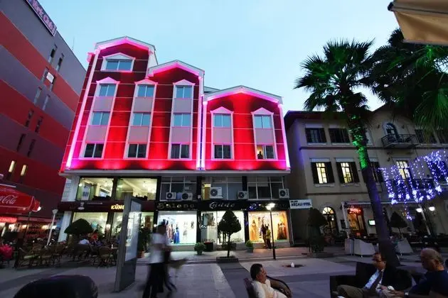 Grand Akçalı Hotel - Gece Görünümü