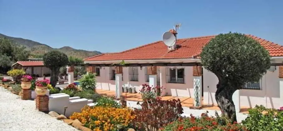 Grand Alora Hotel
