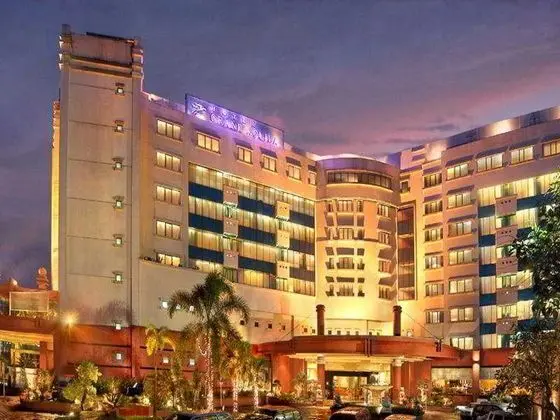 Grand Aquila