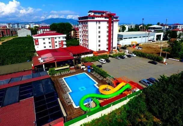Grand Ayzek Hotel