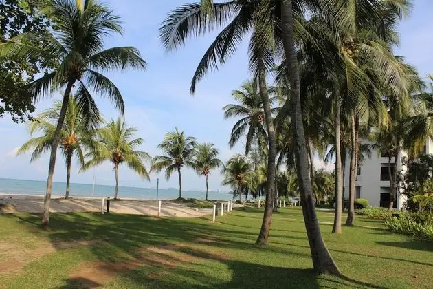 The Grand Beach Resort Port Dickson - Plaj