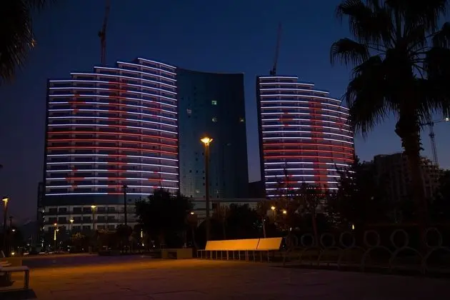 Grand Bellagio Batumi Convention & Casino Hotel - Havuz