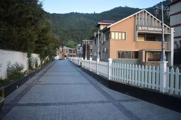 Hotel Grand Boulevard - Dış Mekan