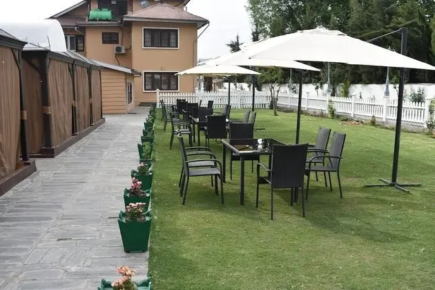 Hotel Grand Boulevard - Oda Manzaraları