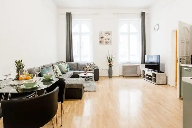Grand Budapest Apartments - Öne Çıkan Resim