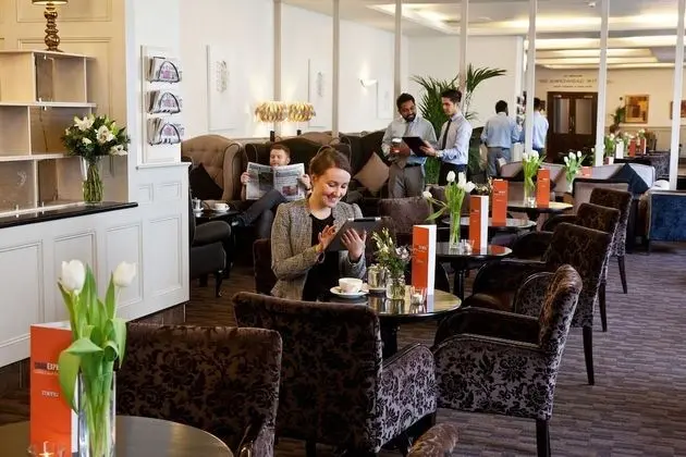 Grand Canal Hotel Dublin - Lobi
