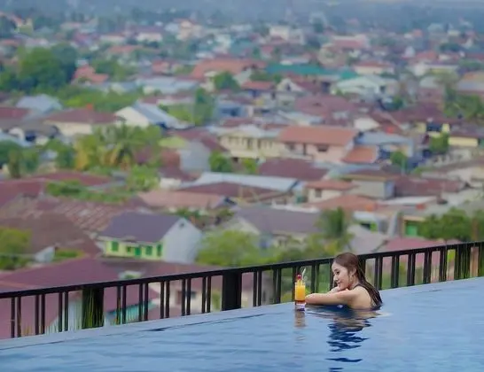 Grand Central Hotel Pekanbaru - Havuz