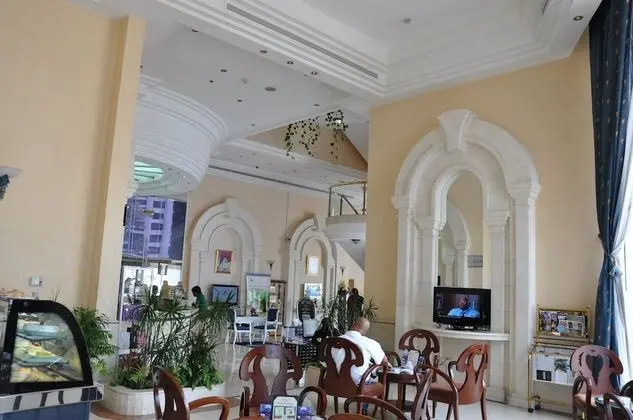 Grand Continental Hotel - Lobi