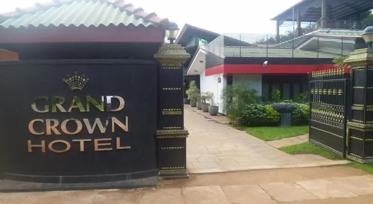 Grand Crown Hotel