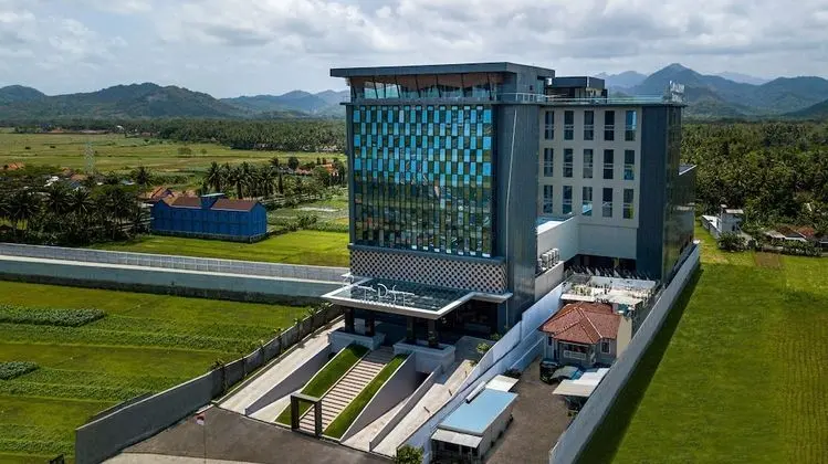 Grand Dafam Signature Airport Yogyakarta - Dış Mekan