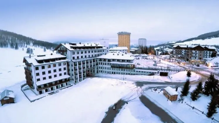 Grand Hotel Duchi D'Aosta - Dış Mekan